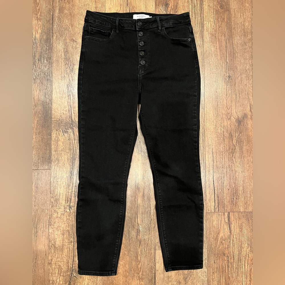 Hidden Black straight leg Jean.
